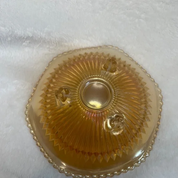 Carnival Glass bowl - Picture 3 of 3